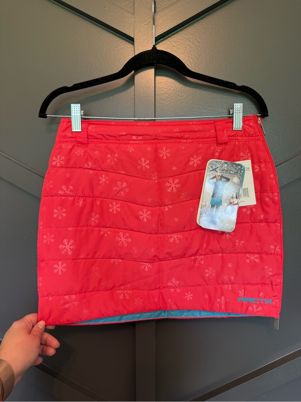 ☀️🌊 Girl’s Arctix Red Quilted Snowflake Skirt